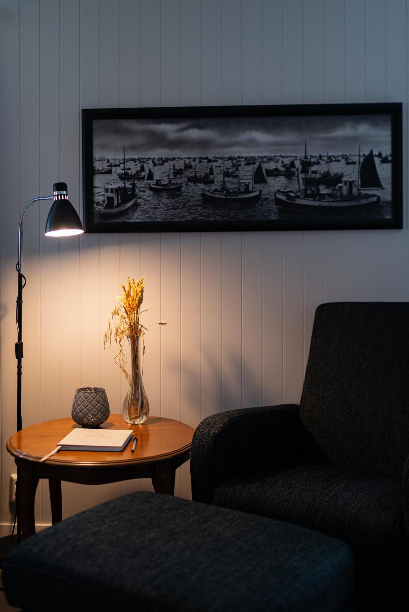 Cozy House By The Fjord In The Heart Of Lofoten ไรเนอ ภายนอก รูปภาพ