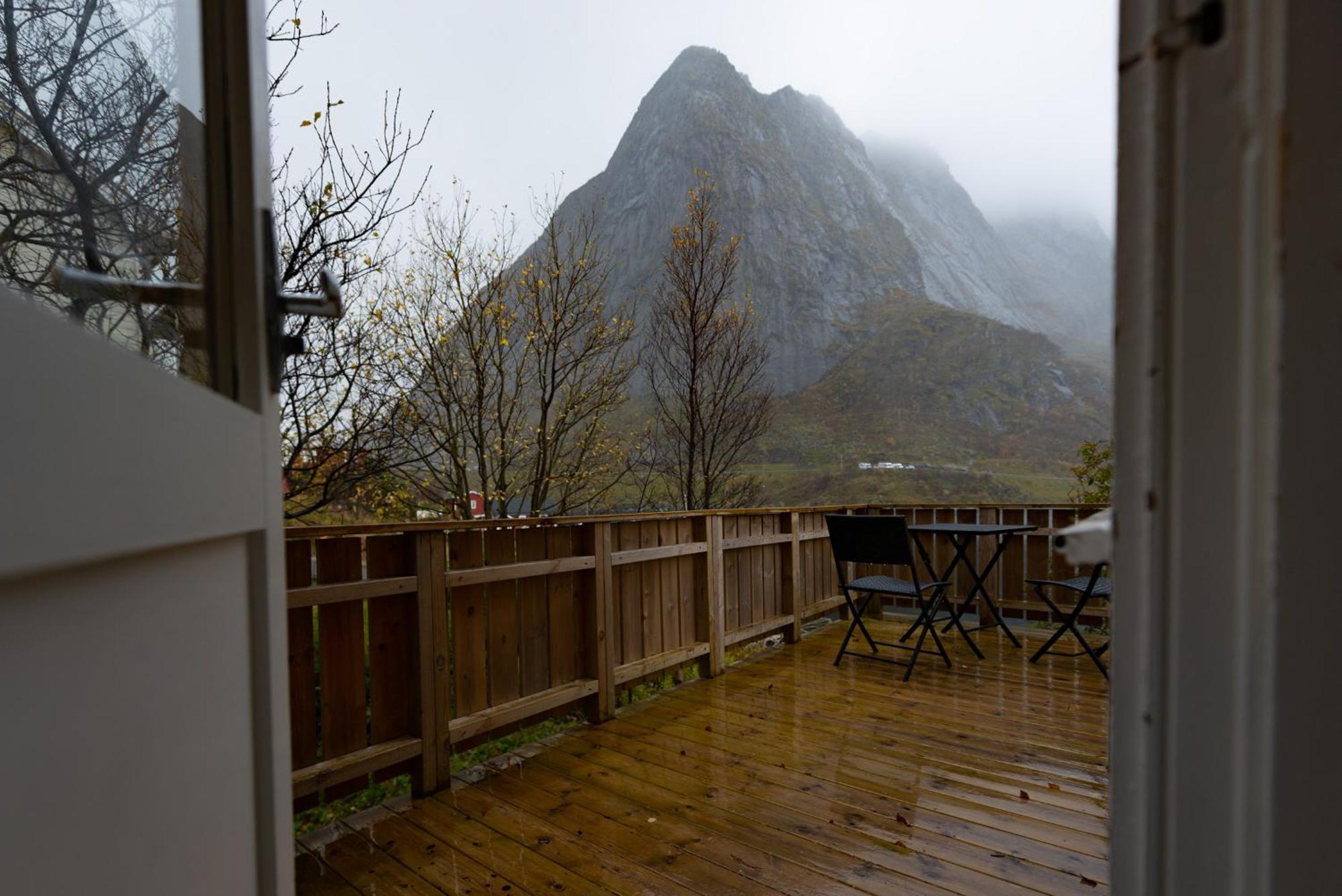 Cozy House By The Fjord In The Heart Of Lofoten ไรเนอ ภายนอก รูปภาพ