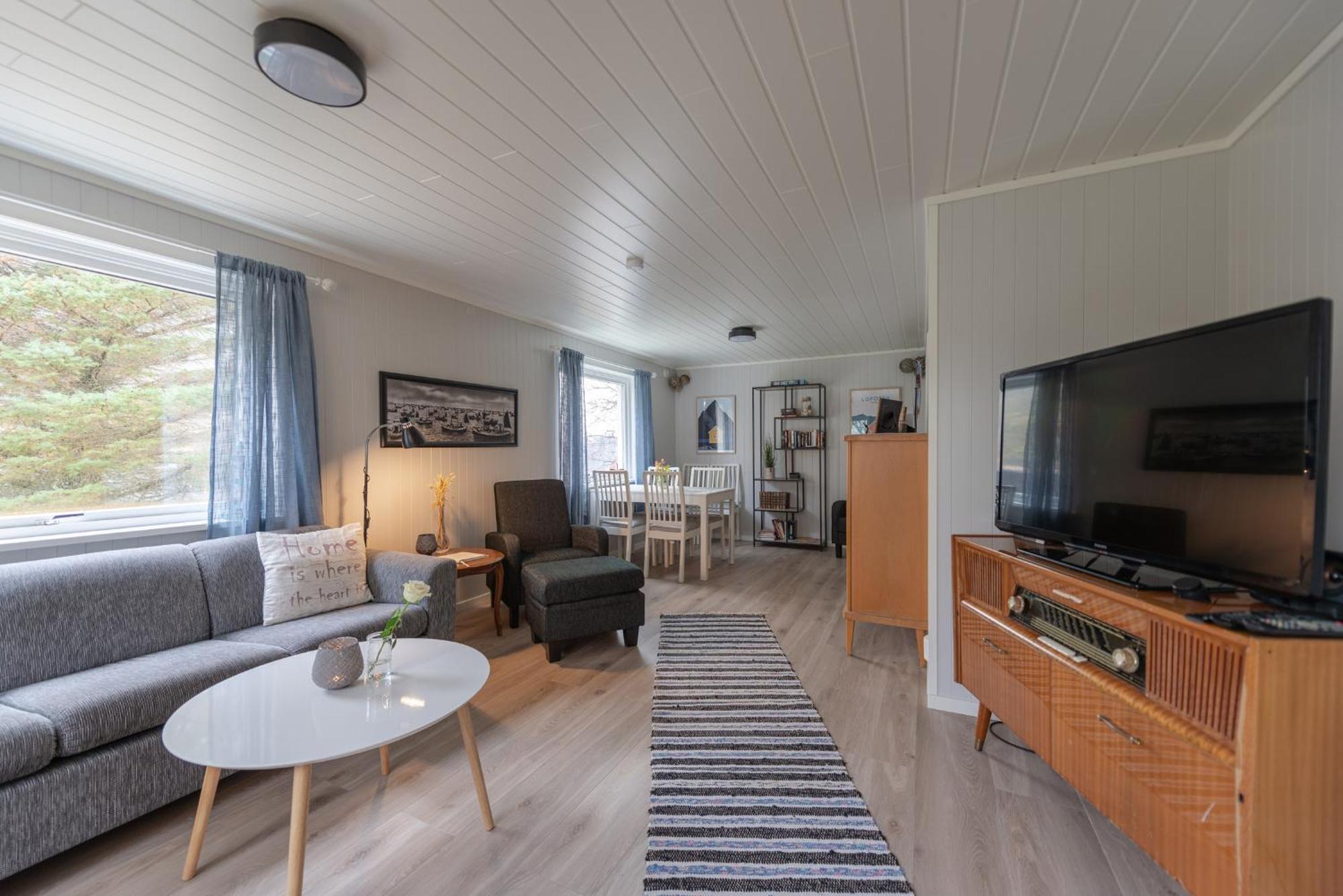 Cozy House By The Fjord In The Heart Of Lofoten ไรเนอ ภายนอก รูปภาพ