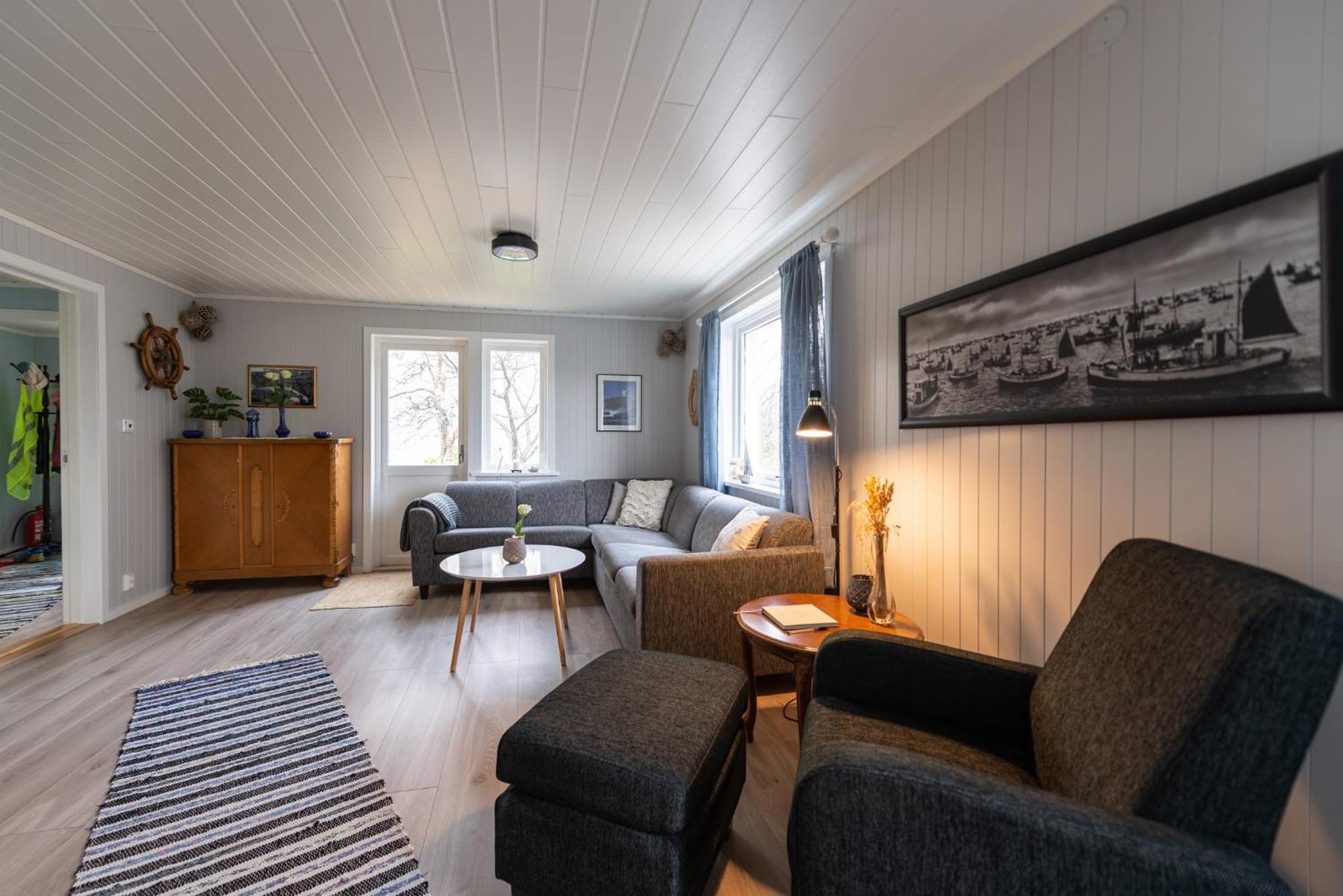 Cozy House By The Fjord In The Heart Of Lofoten ไรเนอ ภายนอก รูปภาพ